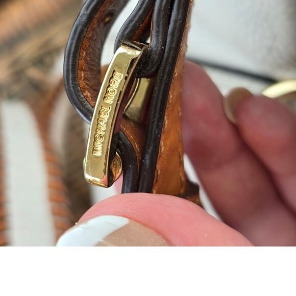 Large Cream and Brown  Michael Kors  Whipped Hamilton Bag - Picture 7 of 15